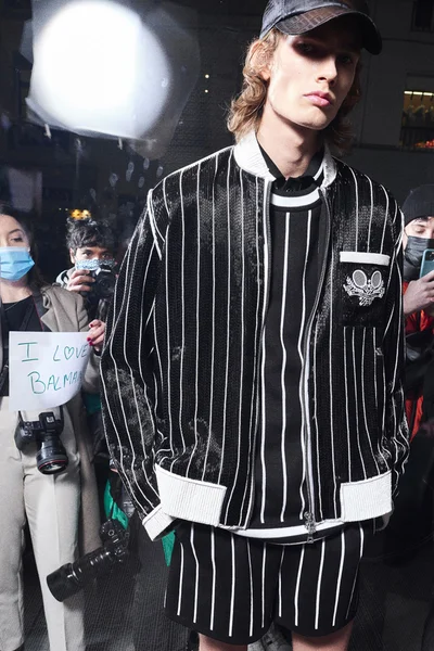 Look 28
